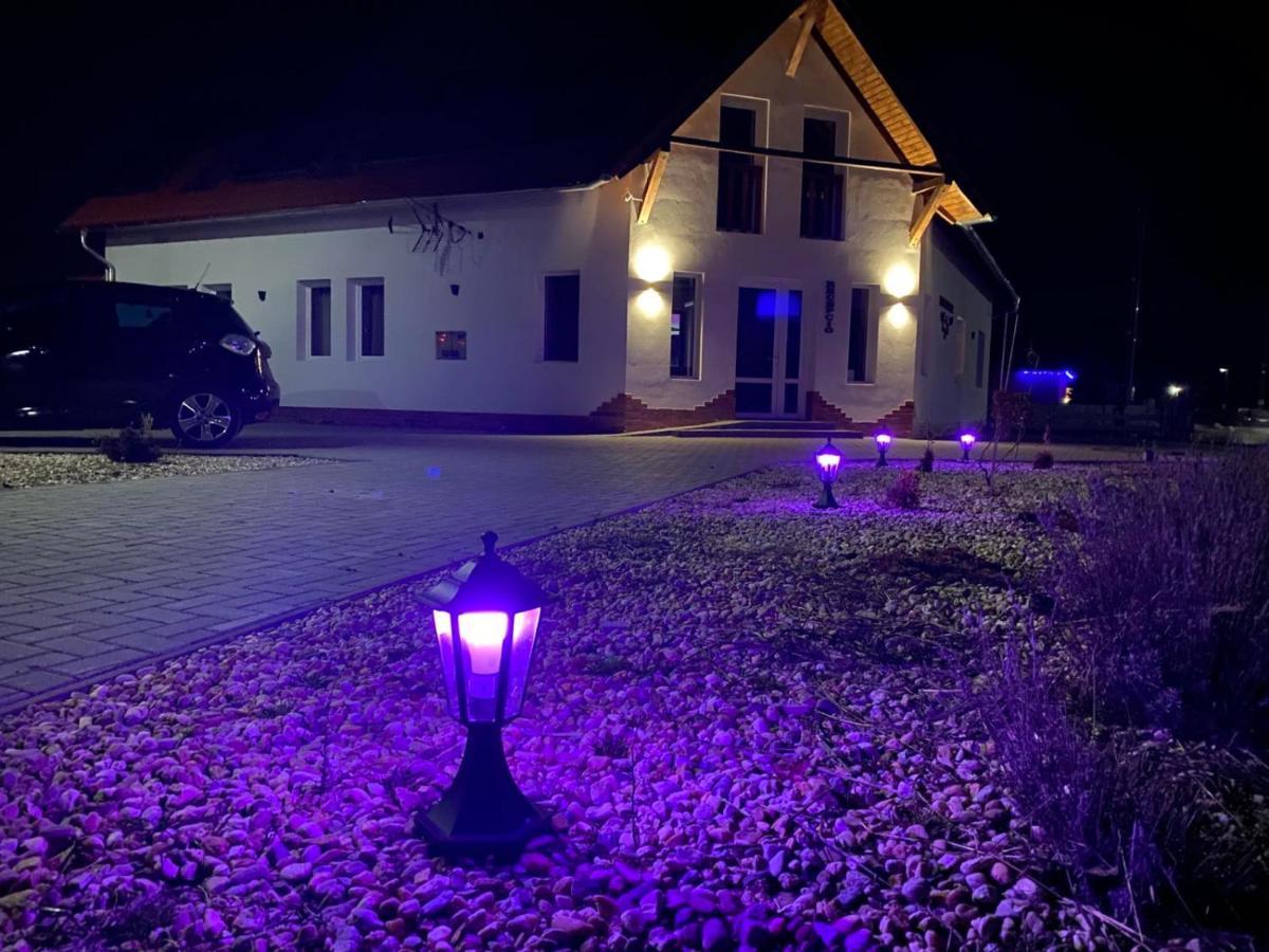 Megnyugtat-Lak Apartmanhaz Demjen Exterior photo